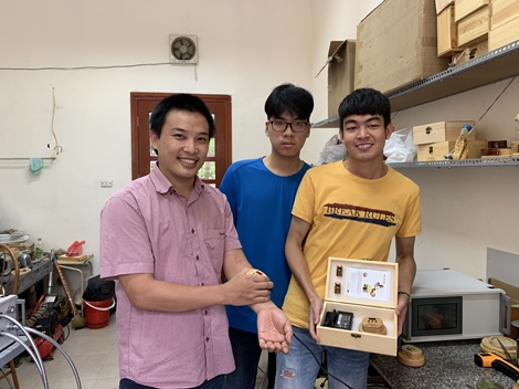 Thiết bị massage nhiệt –dược trị liệu– sáng chế của nhà khoa học trẻ phục vụ người bệnh cột sống